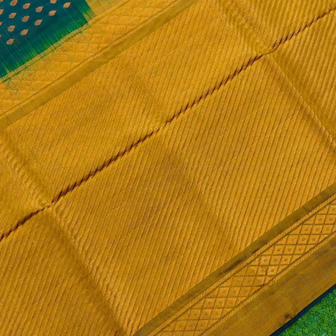 uppada pattu silk saree with skut border & small zari bhutas | rich contrast pallu | elegant handloom saree | green saree with blue blouse uppada pattu silk saree with skut border & small zari bhutas | rich contrast pallu | elegant handloom saree | green saree with blue blouse