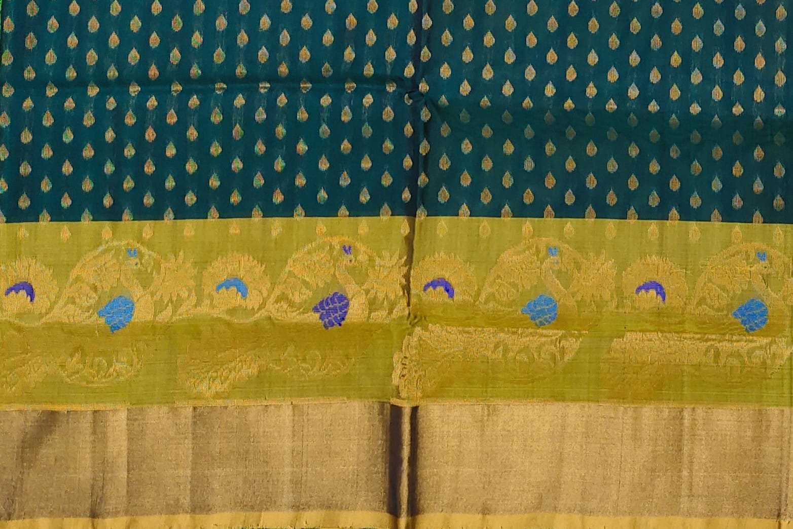 uppada pattu silk saree with skut border & small zari bhutas | rich contrast pallu | elegant handloom saree | green saree with blue blouse uppada pattu silk saree with skut border & small zari bhutas | rich contrast pallu | elegant handloom saree | green saree with blue blouse