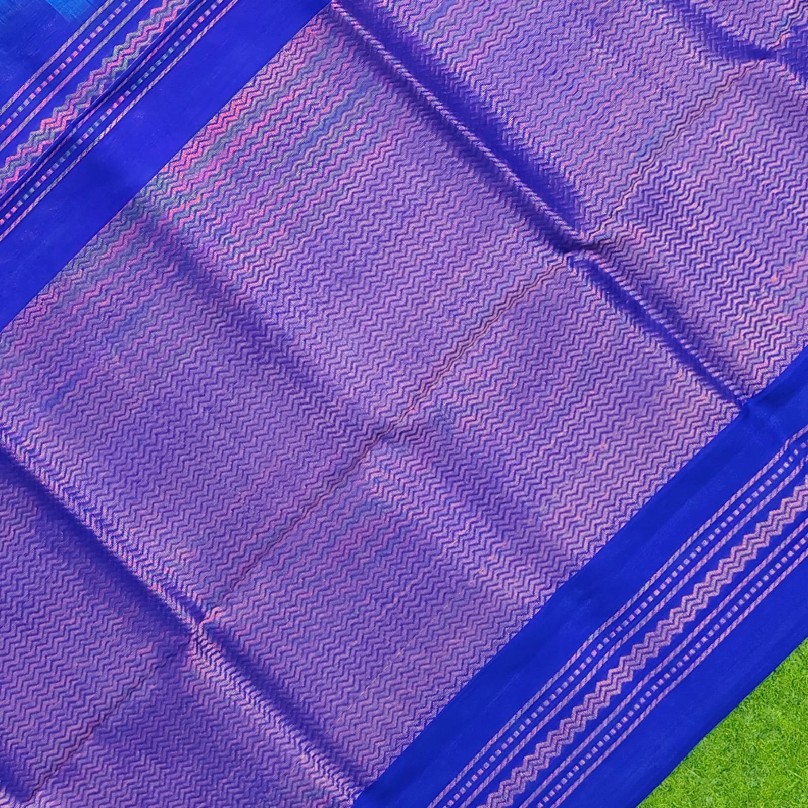 uppada pattu silk saree with skut border & small zari bhutas | rich contrast pallu | elegant handloom saree | green saree with blue blouse uppada pattu silk saree with skut border & small zari bhutas | rich contrast pallu | elegant handloom saree | green saree with blue blouse